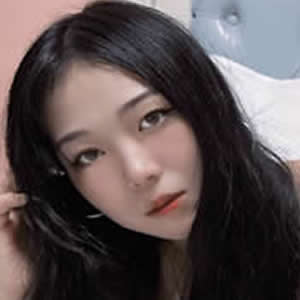 劉嘉佳(汁汁)个人资料照片